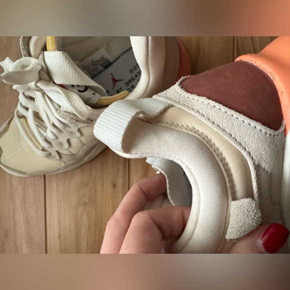 Women’s Jordan MA2 Tennis Shoes-Future Beginnings- Size 6 - Picture 3 of 7